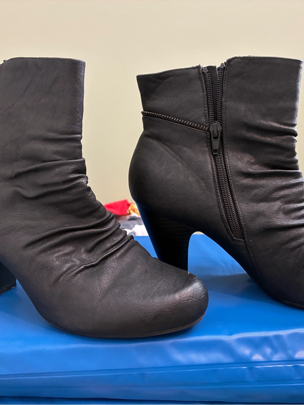 Classic Black Mid-Heel Ankle Boots with Side Zip